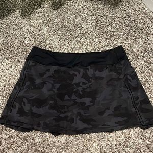 black camo pace rival mid skirt